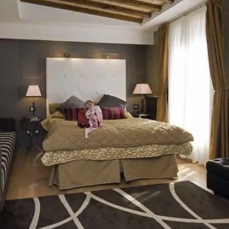 Отель Duca D'alba - Chateaux & Collection Рим